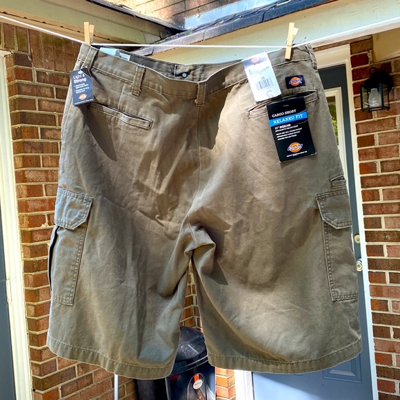 Shorts - Picture 3 of 9